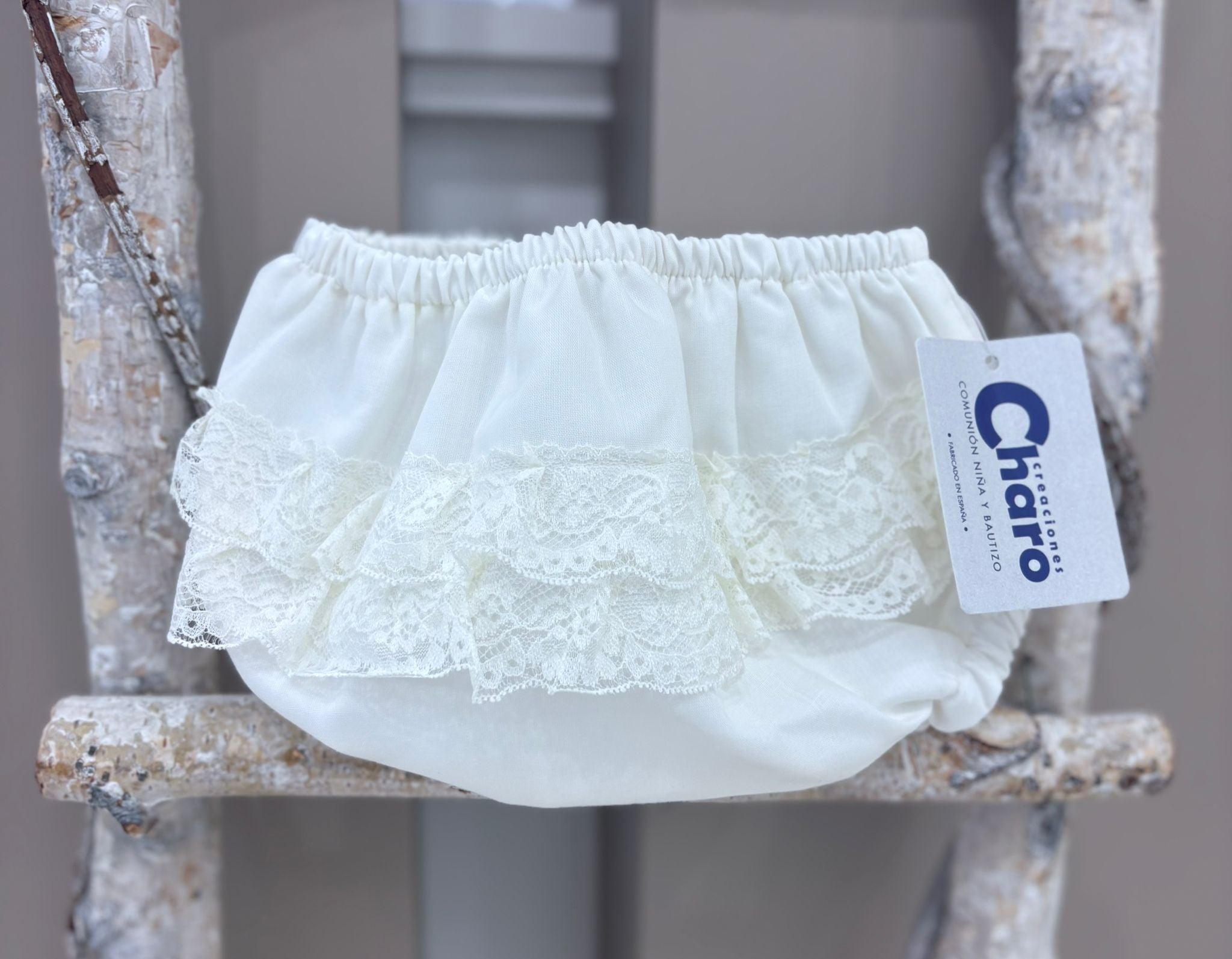 CULOTTE CON VOLANT IN PIZZO CHARO