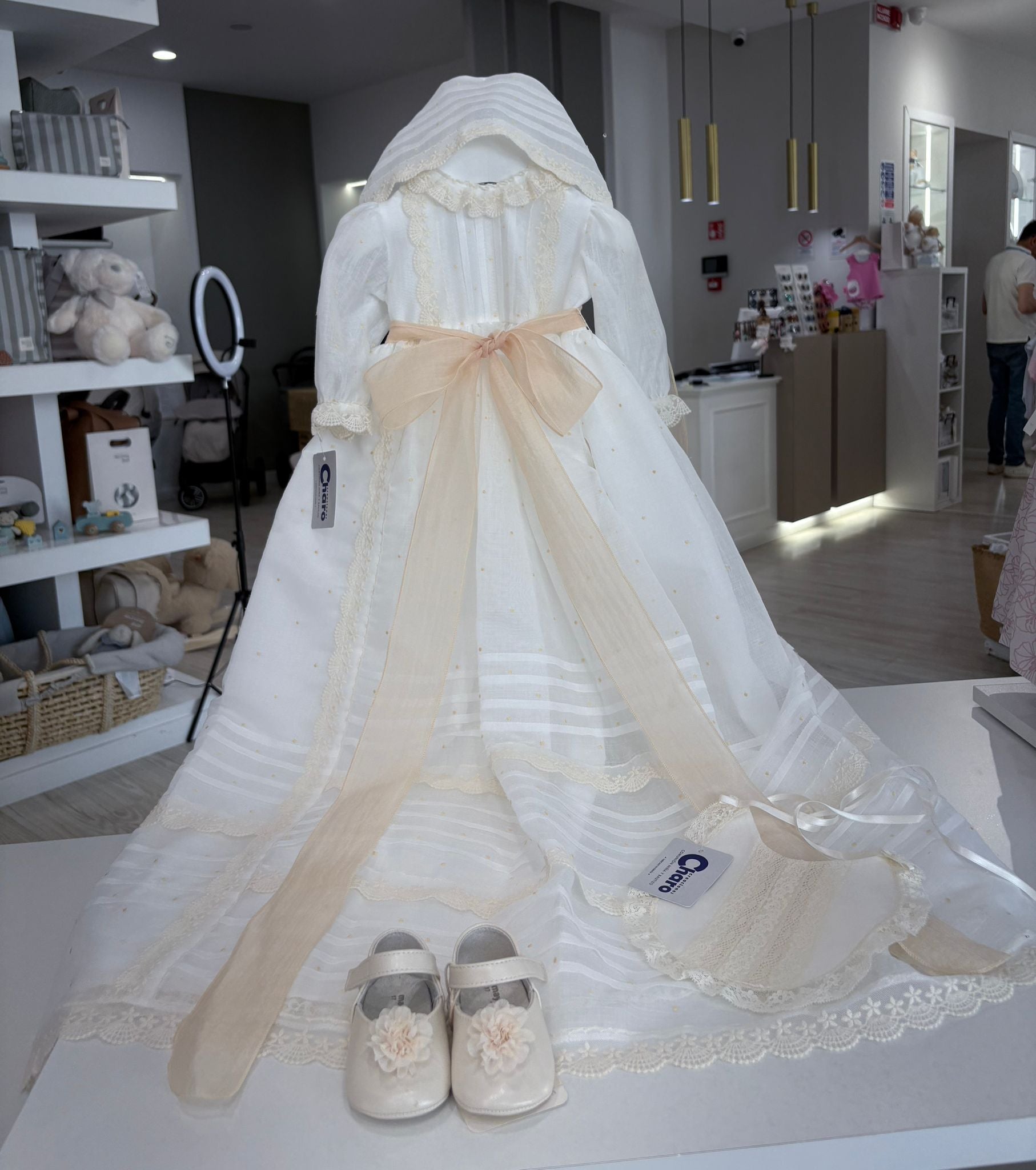 ABITO CERIMONIALE PER NEONATA CON PIZZO CHARO