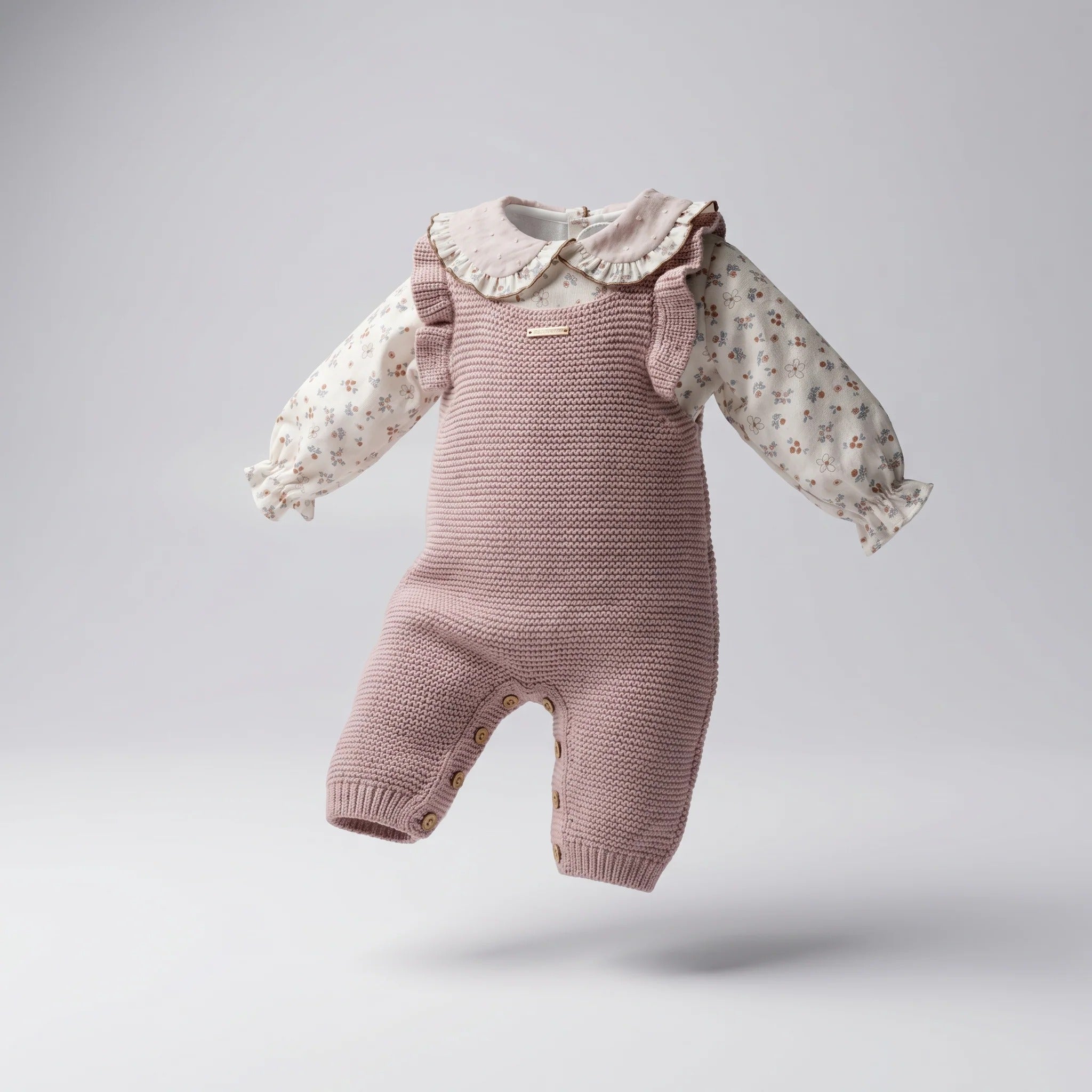 COMPLETO SALOPETTE IN MAGLIA E BLUSA FIORELLINI PANGASA