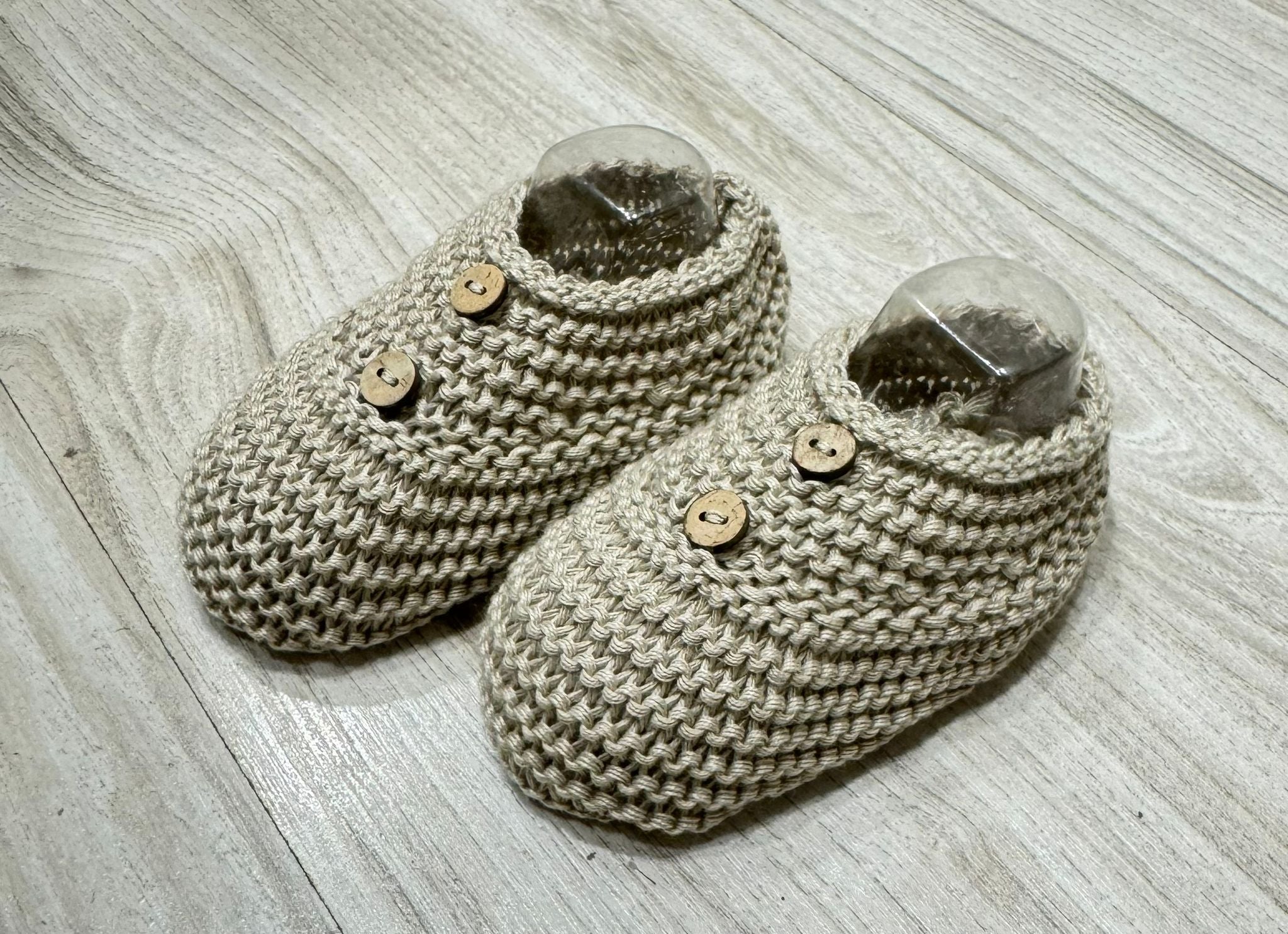 SCARPINE IN FILO CON BOTTONI PANGASA