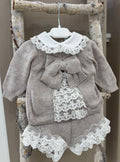 COMPLETO IN MAGLIA CON INSERTI IN PIZZO BEBE' DI ALMY