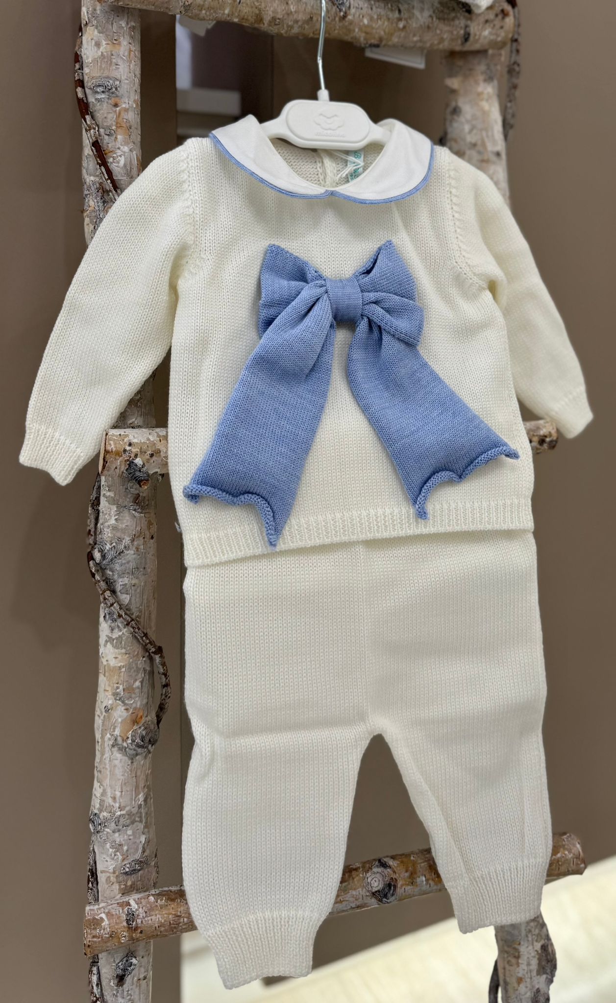 COMPLETO IN MAGLIA CON FIOCCO BEBE'DI ALMY