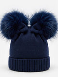 CAPPELLINO IN MAGLIA CON DOPPIO PON-PON IN PELLICCIA VOLPE FINLANDESE E FIOCCHETTI CATYA
