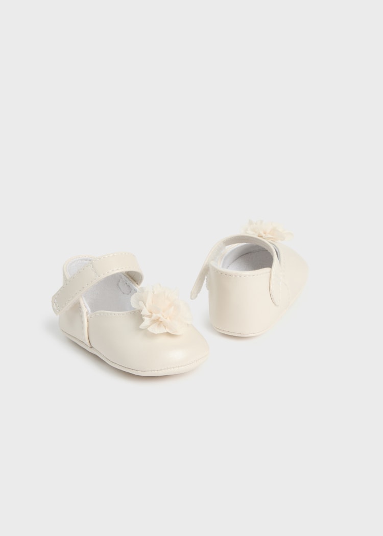 SCARPINA CON FIORI NEONATA