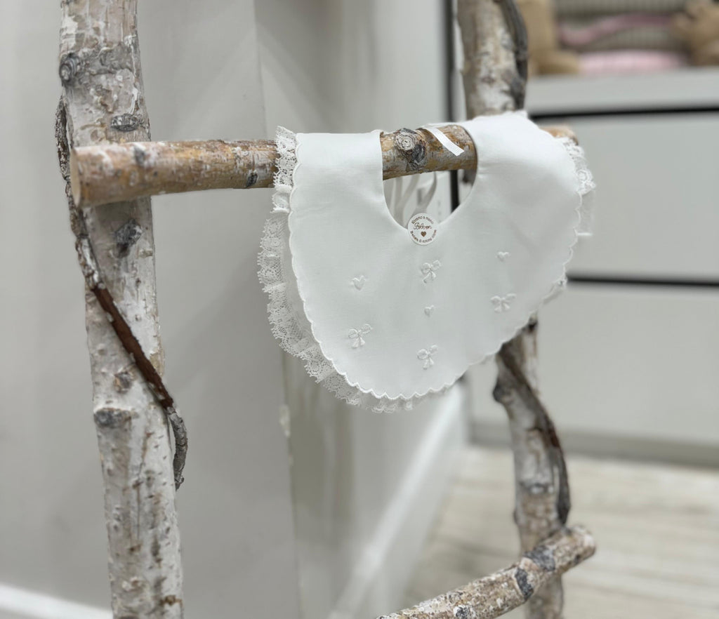 BAVETTA CON FIOCCHI E CUORI