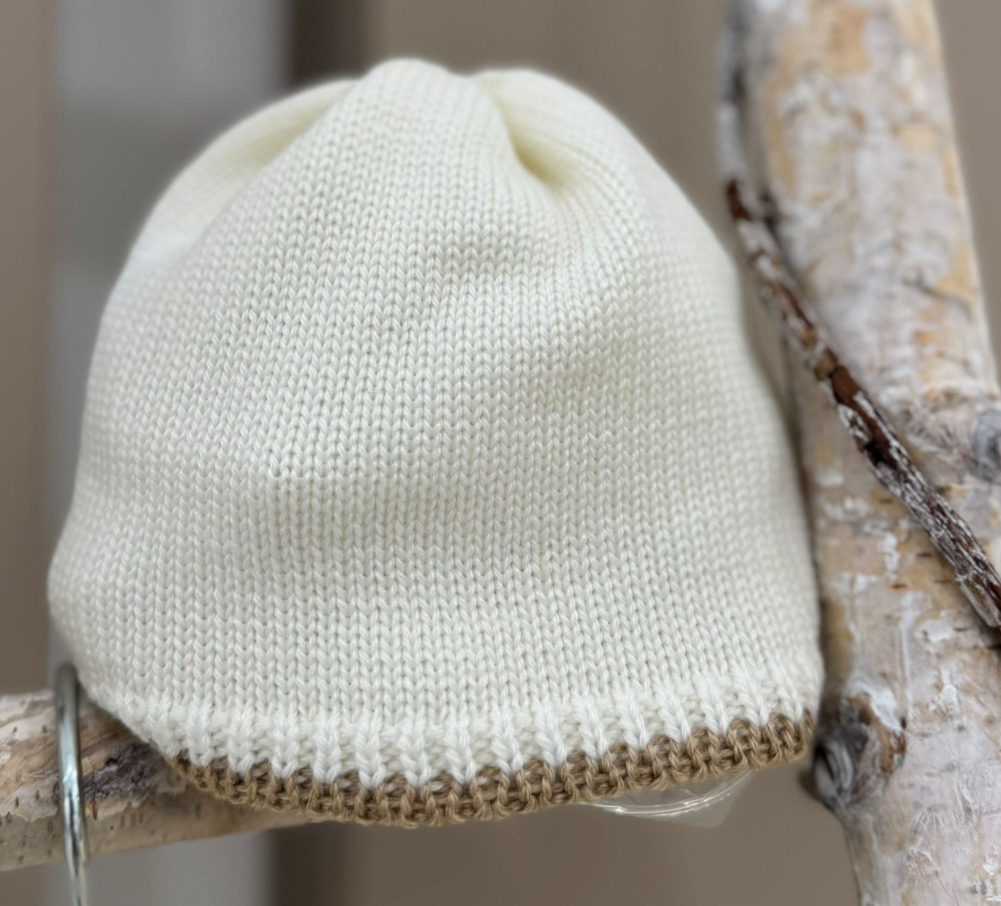 CAPPELLINO IN MAGLIA BEBE' DI ALMY