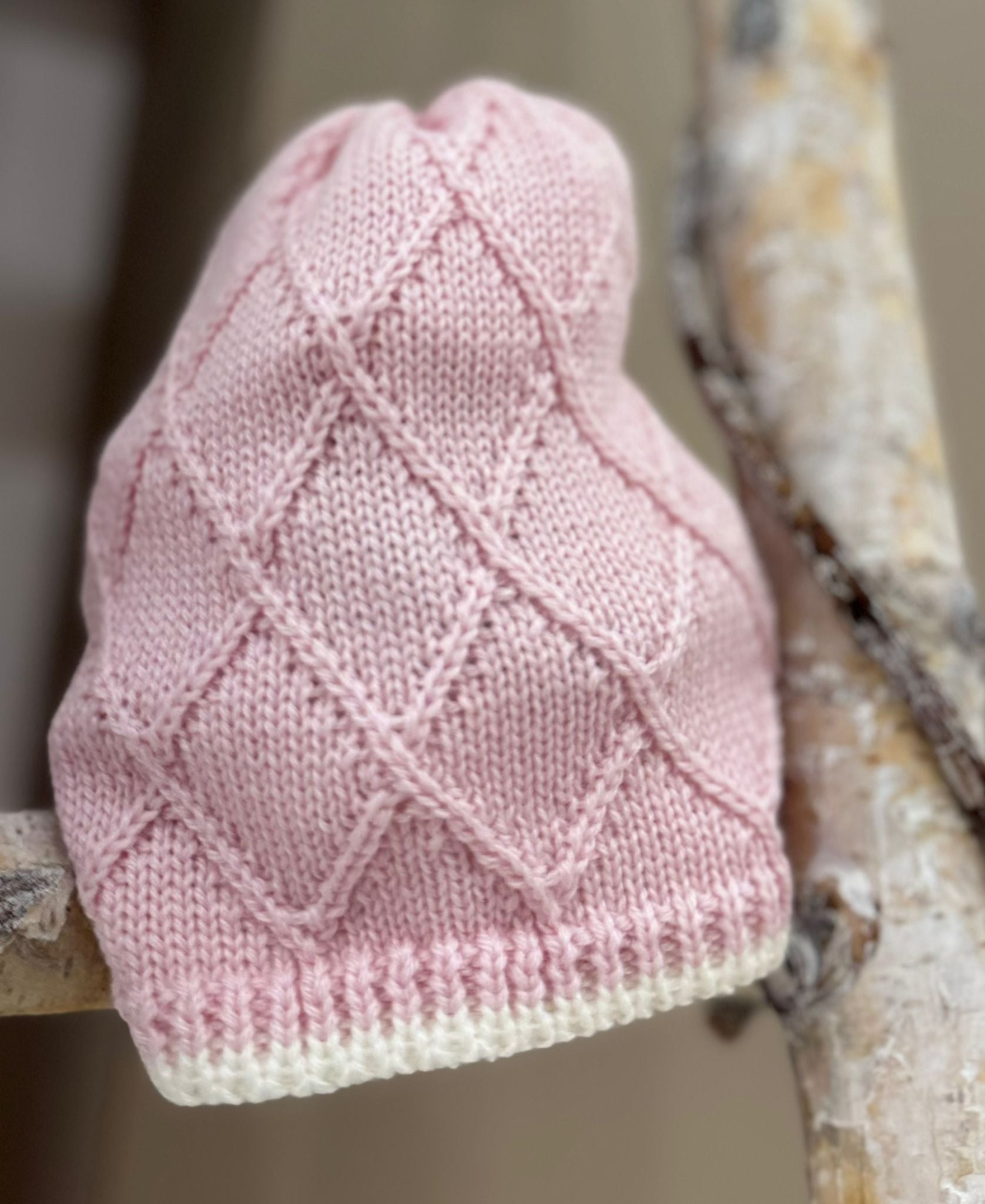 CAPPELLINO IN MAGLIA A ROMBI BEBE' DI ALMY