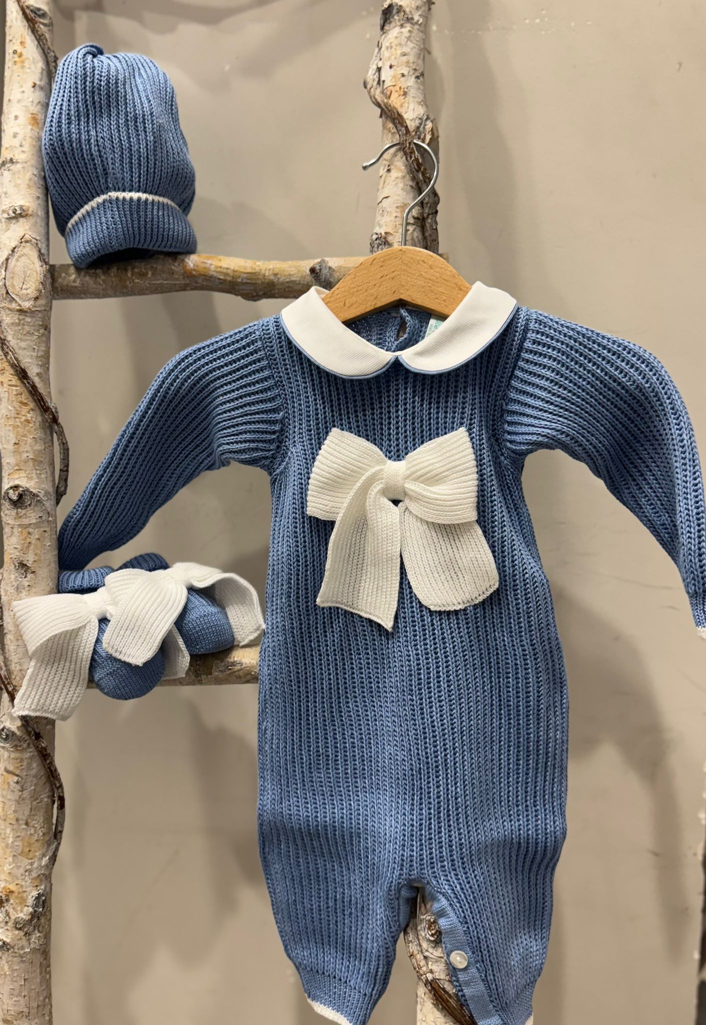 SET CORREDINO IN FILO CON FIOCCO, TUTINA CAPPELLINO E BABBUCCE