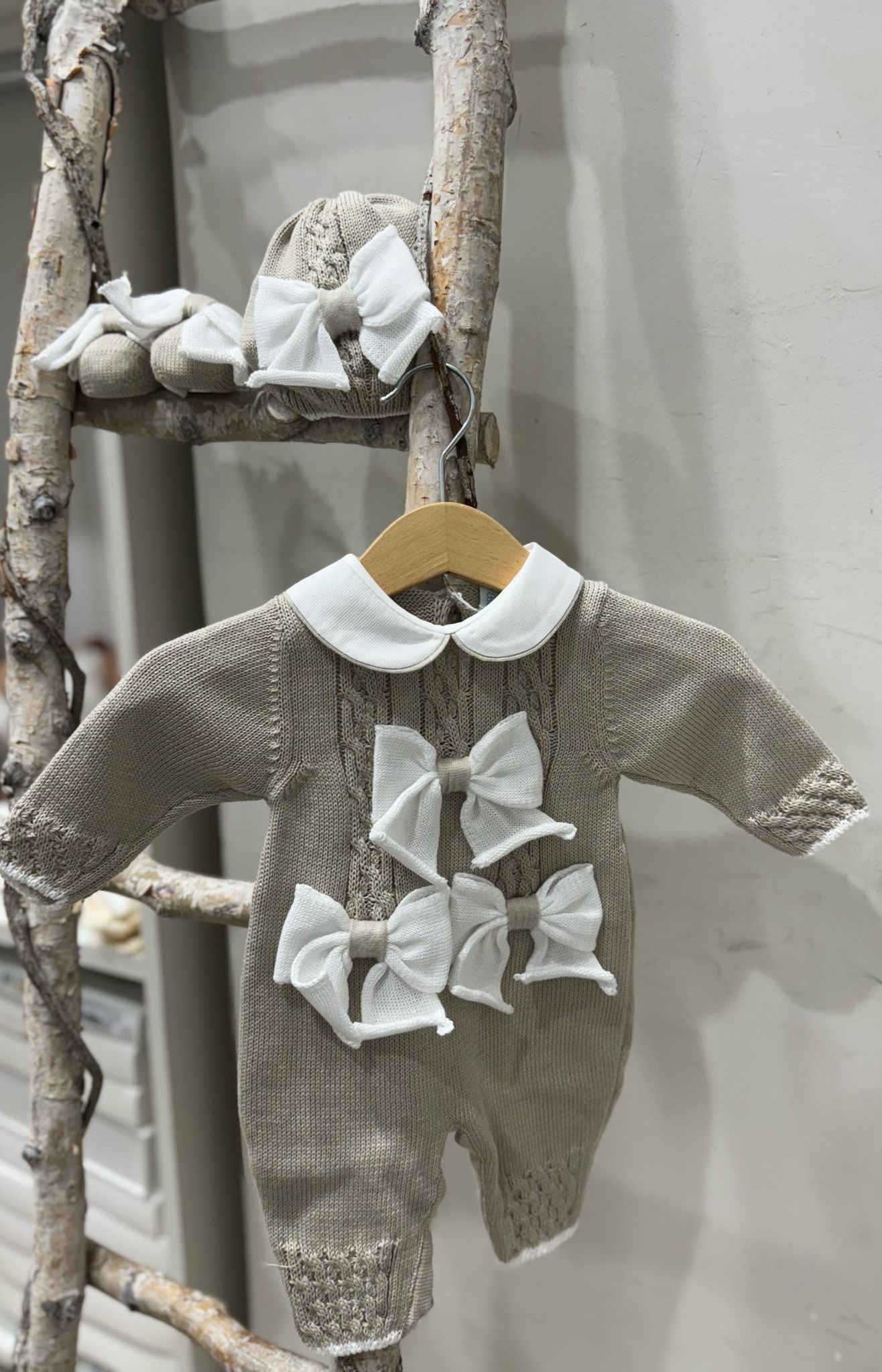 SET CORREDINO IN FILO CON FIOCCO, TUTINA CAPPELLINO E BABBUCCE