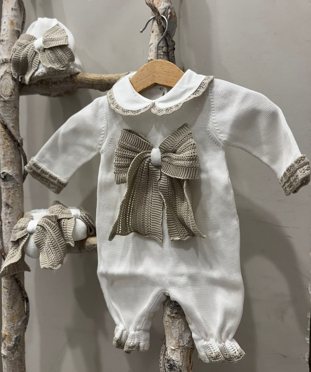 SET CORREDINO IN FILO CON FIOCCO, TUTINA CAPPELLINO E BABBUCCE