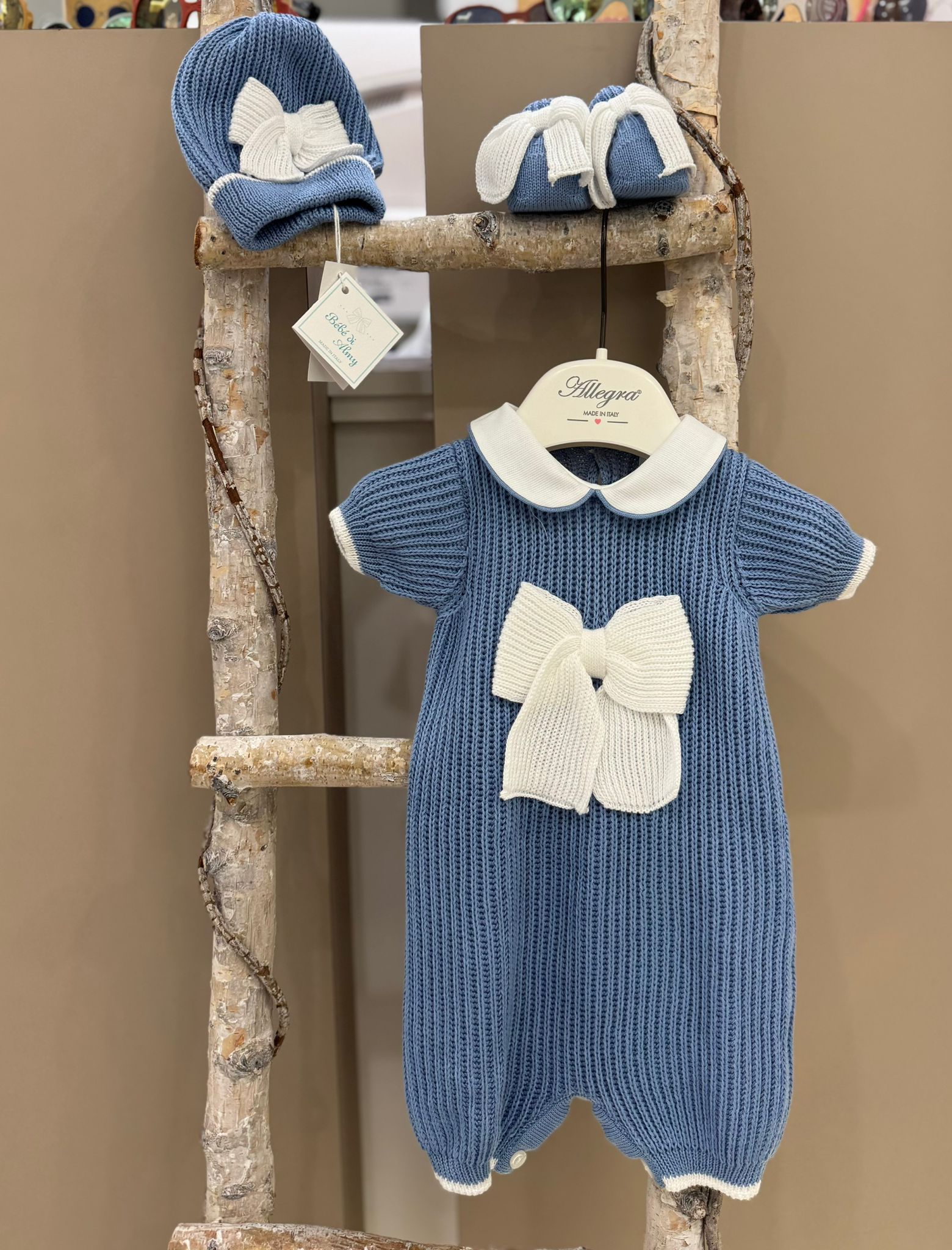 SET CORREDINO IN FILO CON FIOCCO, PAGLIACCETTO CAPPELLINO E BABBUCCE