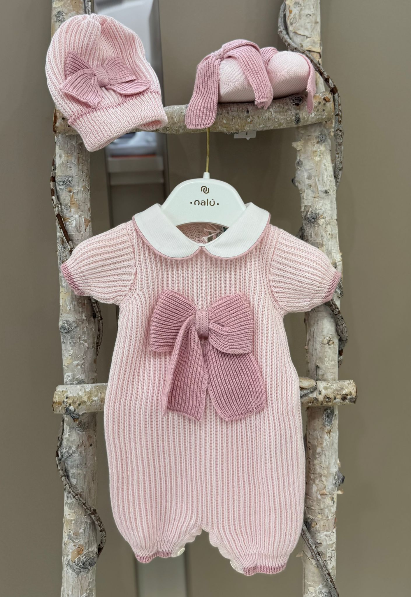 SET CORREDINO IN FILO CON FIOCCO, PAGLIACCETTO CAPPELLINO E BABBUCCE