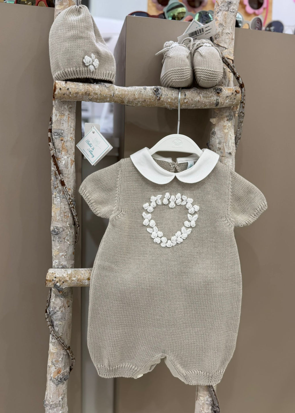 SET CORREDINO IN FILO CON CUORE, PAGLIACCETTO,CAPPELLINO E BABBUCCE