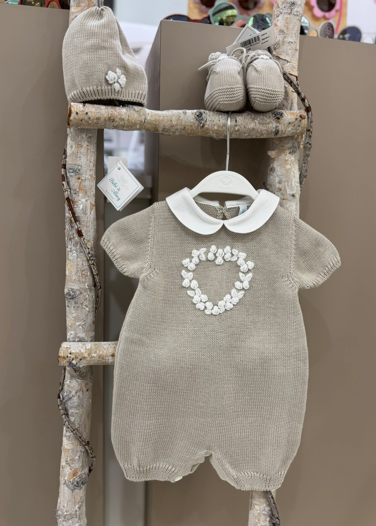 SET CORREDINO IN FILO CON CUORE, PAGLIACCETTO,CAPPELLINO E BABBUCCE