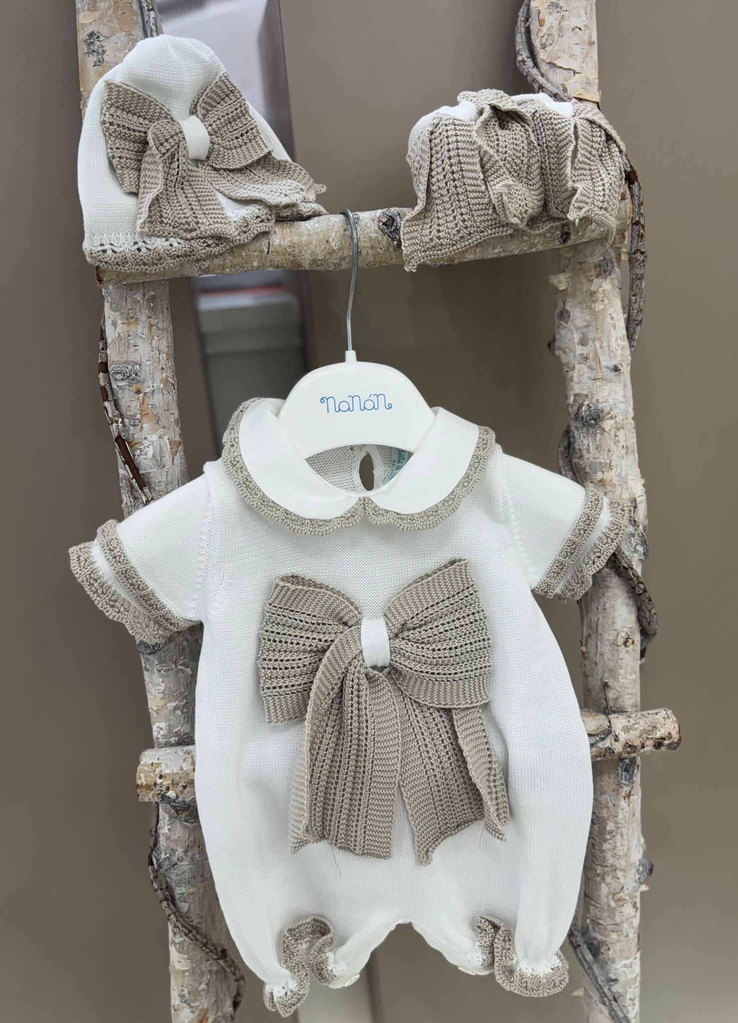 SET CORREDINO IN FILO CON FIOCCO, PAGLIACCETTO, CAPPELLINO E BABBUCCE