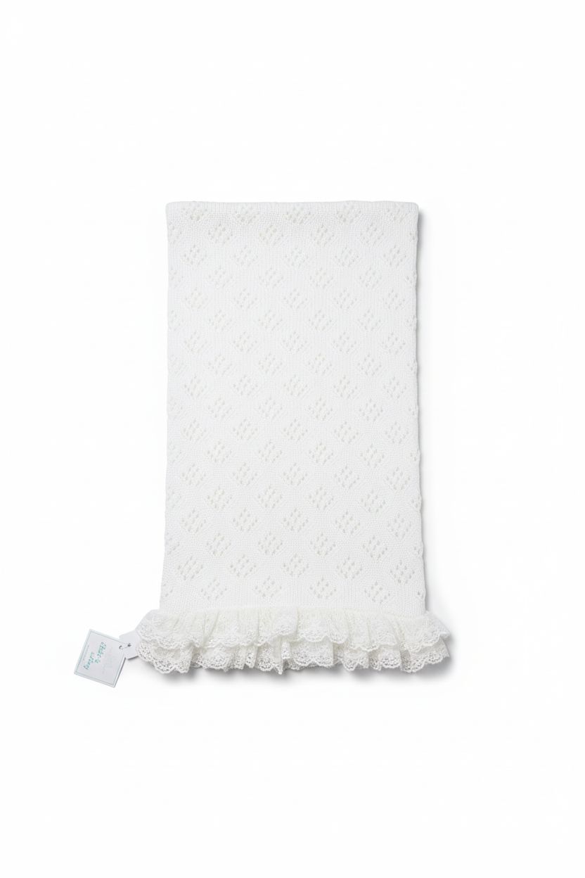 COPERTINA IN FILO CON PIZZO BEBE' DI ALMY