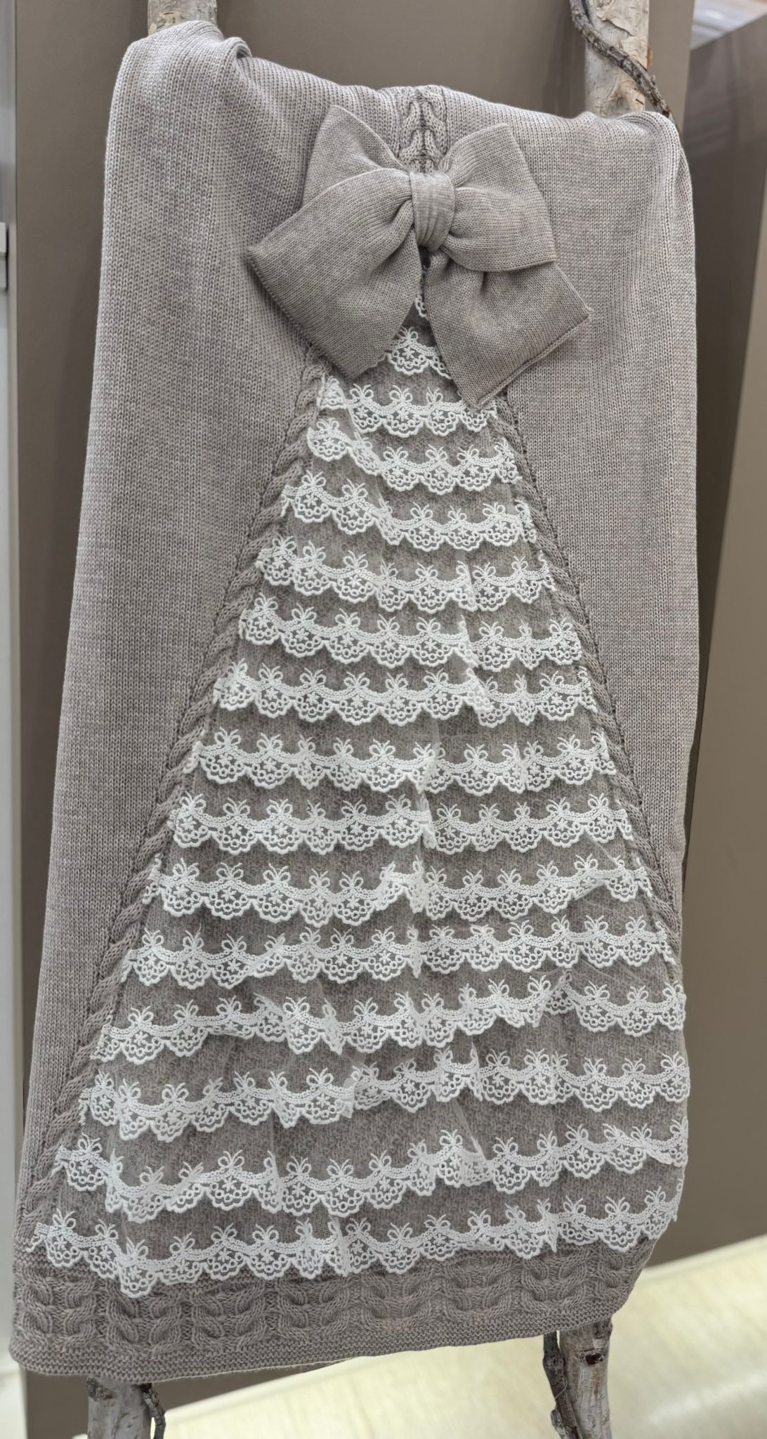 COPERTINA IN MAGLIA IN PIZZO BEBE' DI ALMY