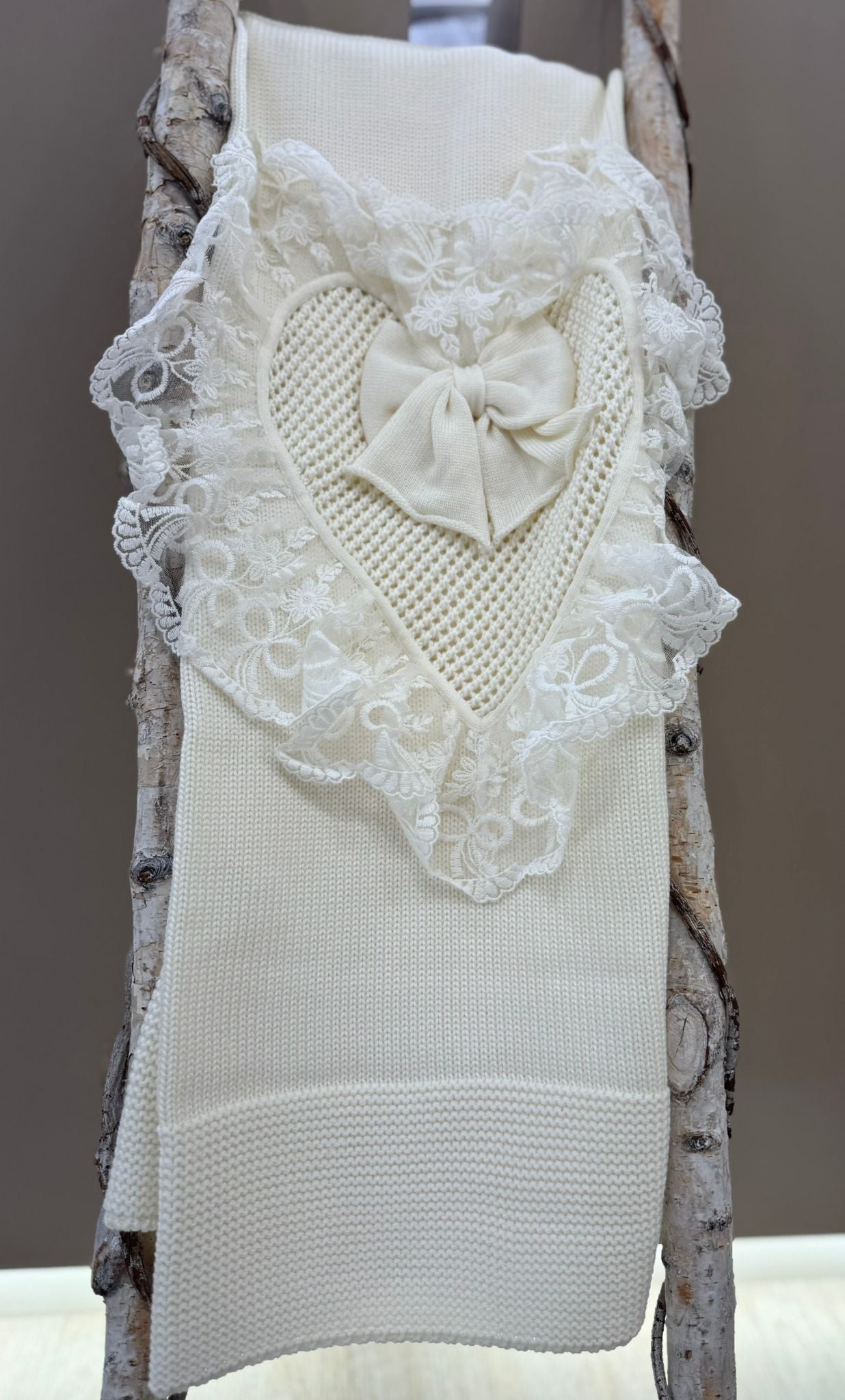 COPERTINA IN MAGLIA CON PIZZO BEBE' DI ALMY