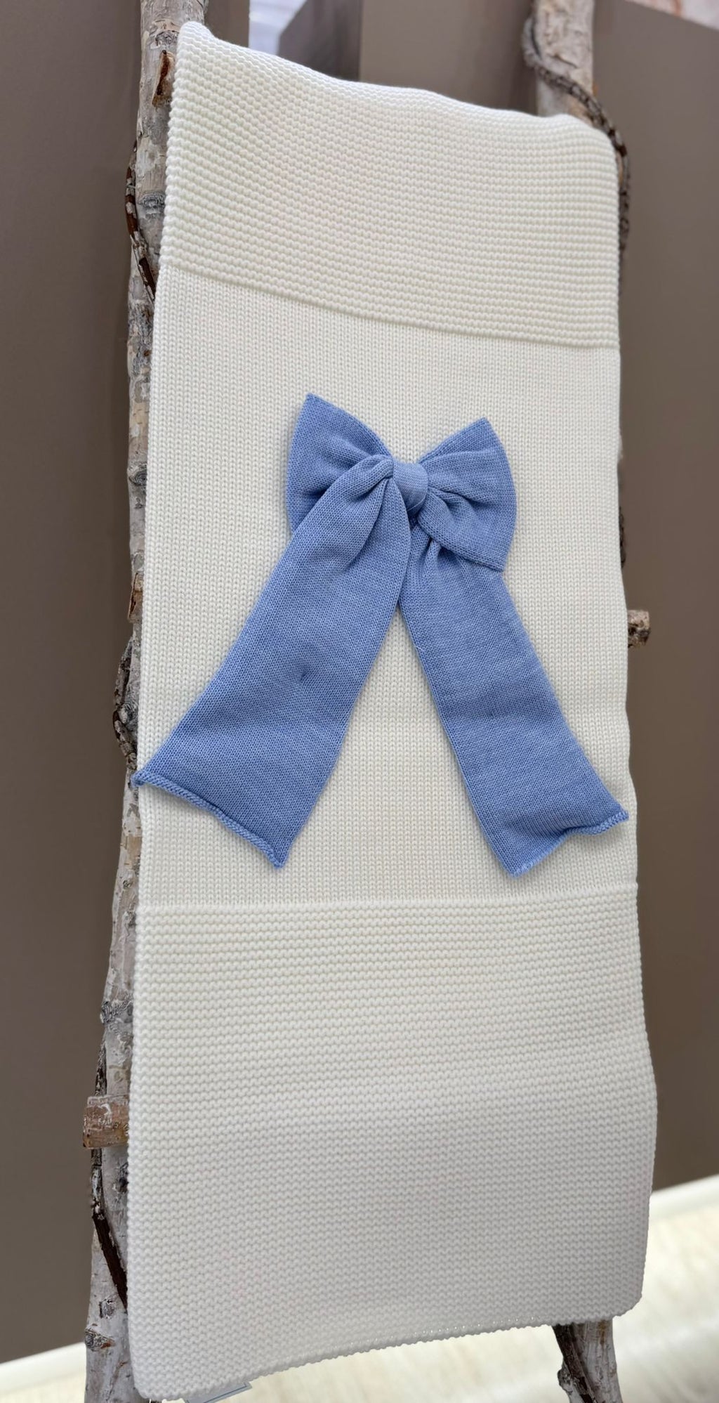 COPERTINA IN MAGLIA CON FIOCCO BEBE'DI ALMY