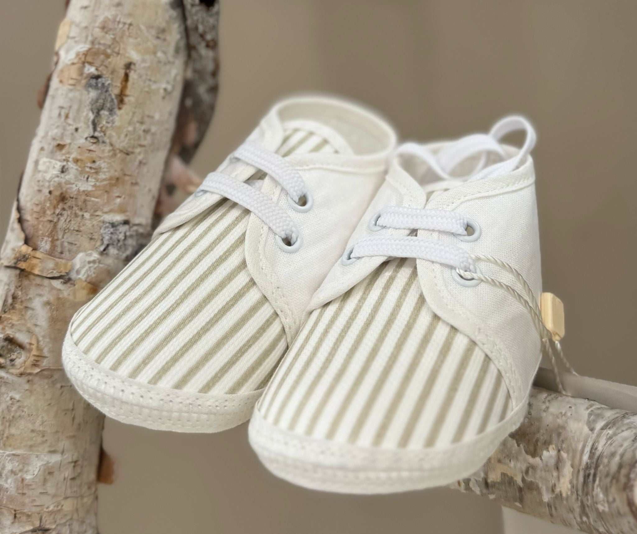 SCARPINA ELEGANTE A RIGHE CON LACCI BUFI