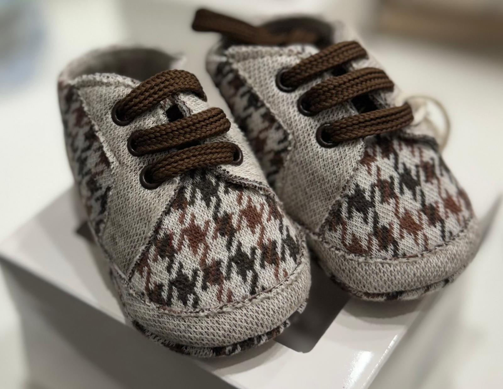 SNEAKERS A QUADRETTO