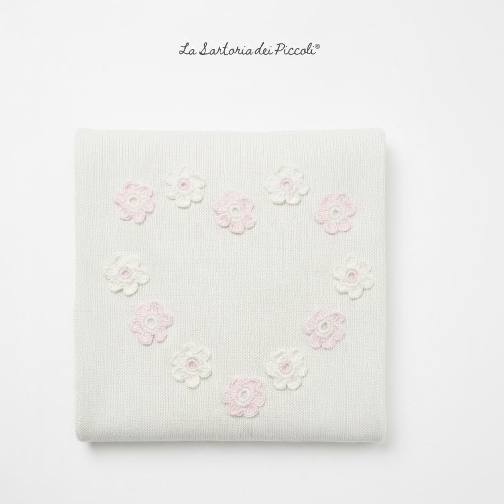 COPERTA IN FILO CON FIORE A UNCINETTO LA SARTORIA DEI PICCOLI