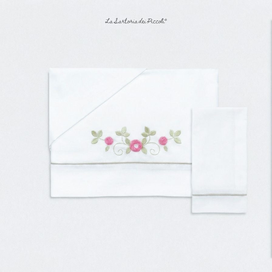 SET LENZUOLA CON RICAMI FLOREALI LA SARTORIA DEI PICCOLI