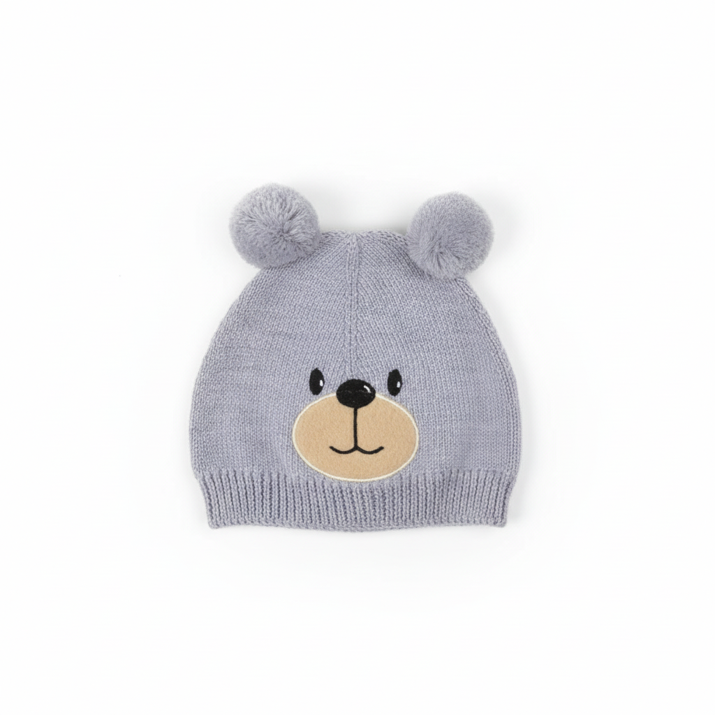 Cappellino grigio con sfondo bianco